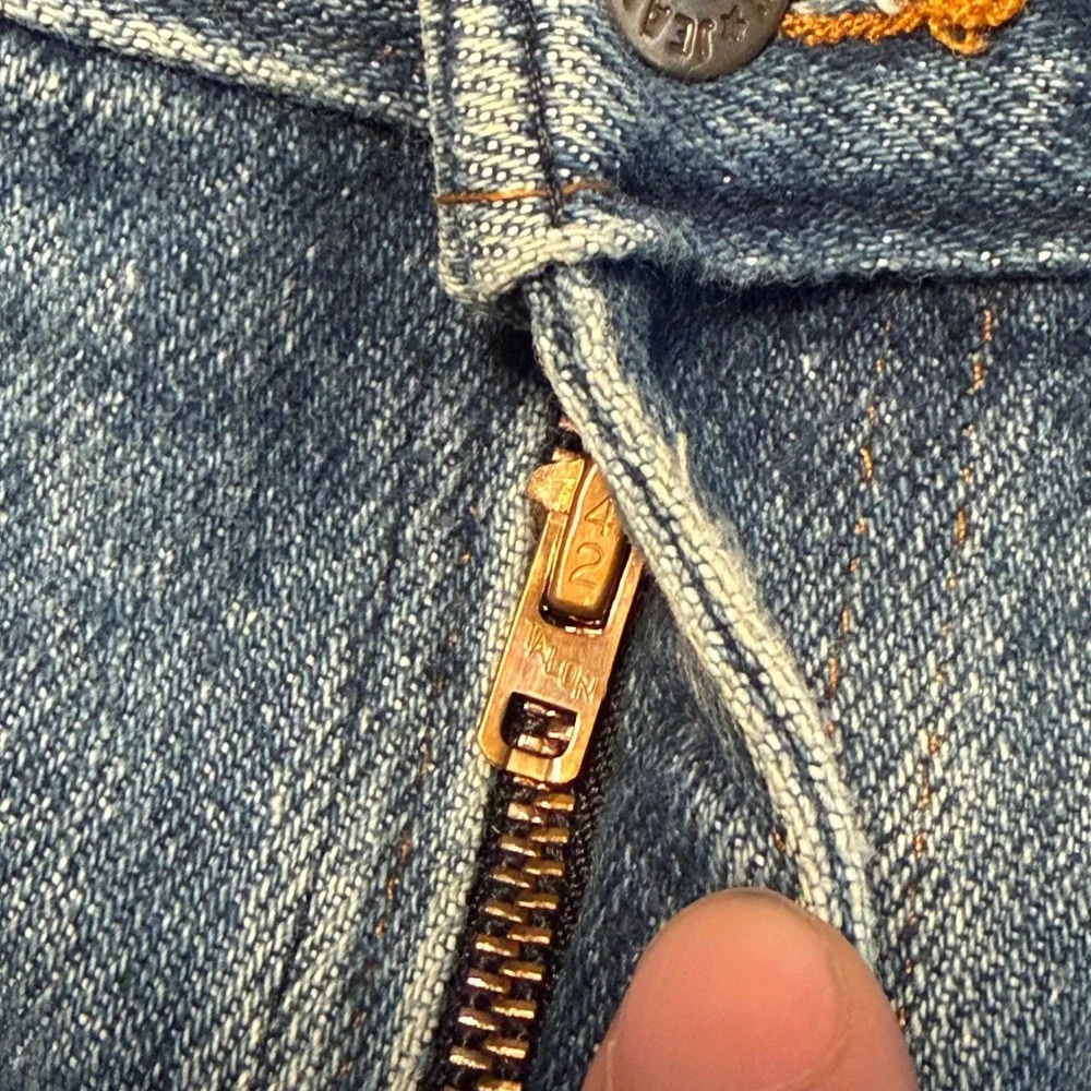 Vintage 70s Manhattan Jeans Mens Straight Leg Talon 42 Zip Crease USA Made 34x28